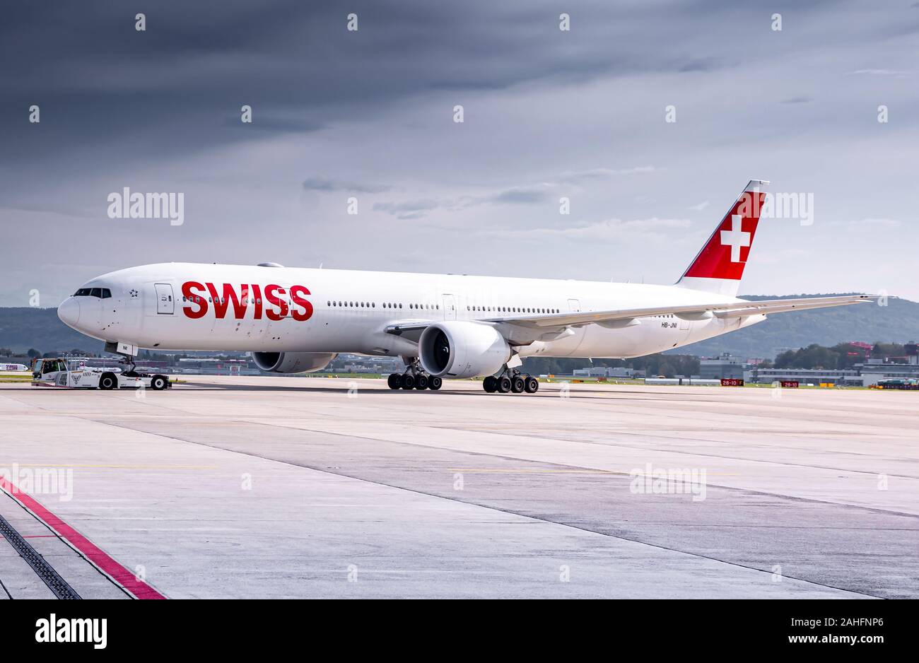 Zürich, Schweiz - Oktober 6, 2018: Swiss International Airlines Boeing 777 Flugzeug am Flughafen Zürich (ZRH) in der Schweiz. Boeing ist ein Flugzeug Stockfoto