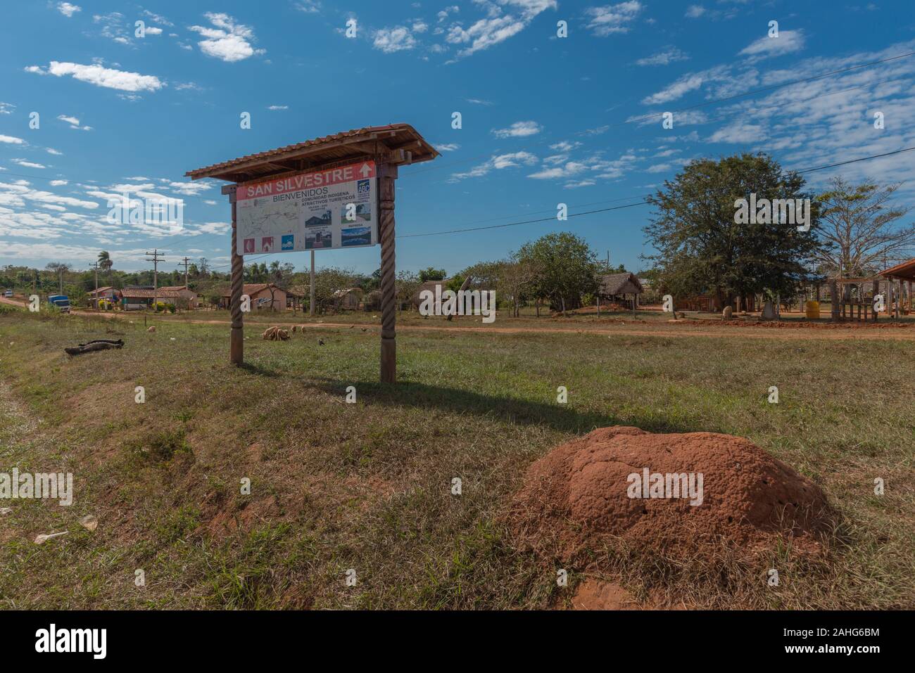 Land Dorf San Silvestre, Departement Santa Cruz, östliche Tiefland, in Bolivien, in Lateinamerika Stockfoto