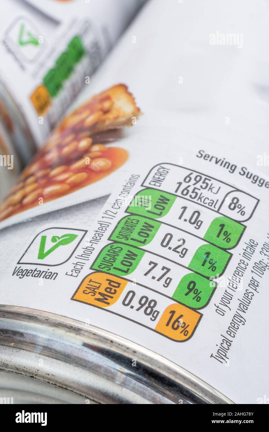 ASDA gebackene Bohnen 16% hohe Salzgehalt label. Für Lebensmittelverpackungen Etikettierung und Nährwertkennzeichnung, Lebensmittel diätetische Inhalt, Salz im Essen, vegetarische Label. Stockfoto