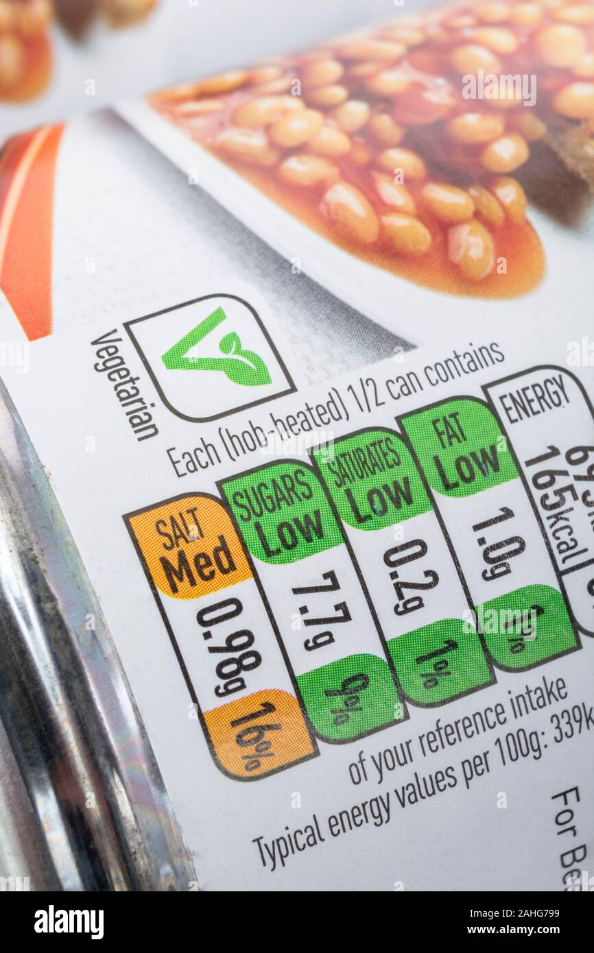 ASDA gebackene Bohnen 16% hohe Salzgehalt label. Für Lebensmittelverpackungen Etikettierung und Nährwertkennzeichnung, Lebensmittel diätetische Inhalt, Salz im Essen, vegetarische Label. Stockfoto