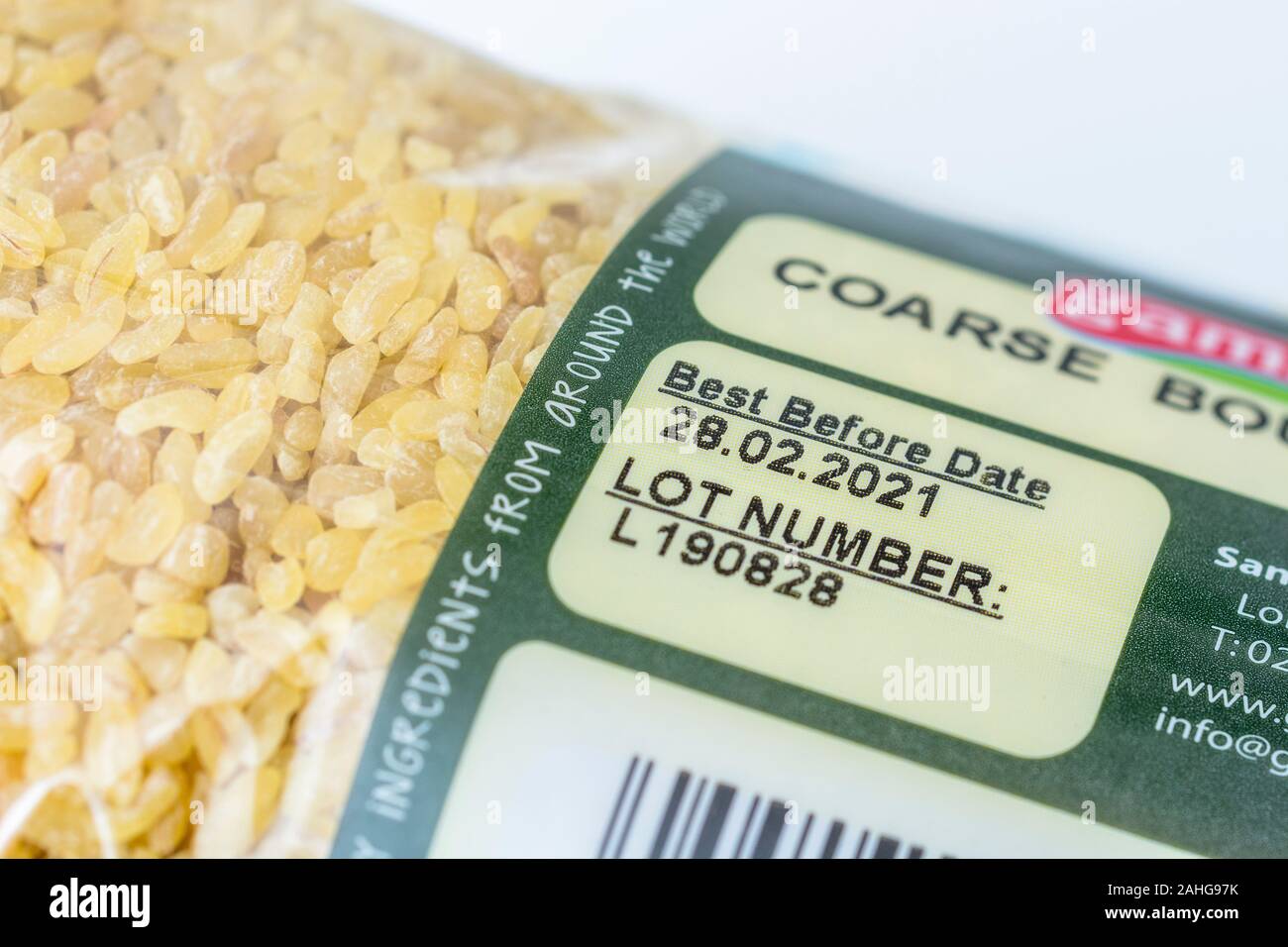 ASDA - verkauft Gama grober Bulgur weizen in Kunststoff Verpackung + Mindesthaltbarkeitsdatum/BBB, Enddatum gewickelt. Für die Etikettierung von Lebensmitteln, Lebensmittelkennzeichnung, Lebensmittel Fakten Stockfoto