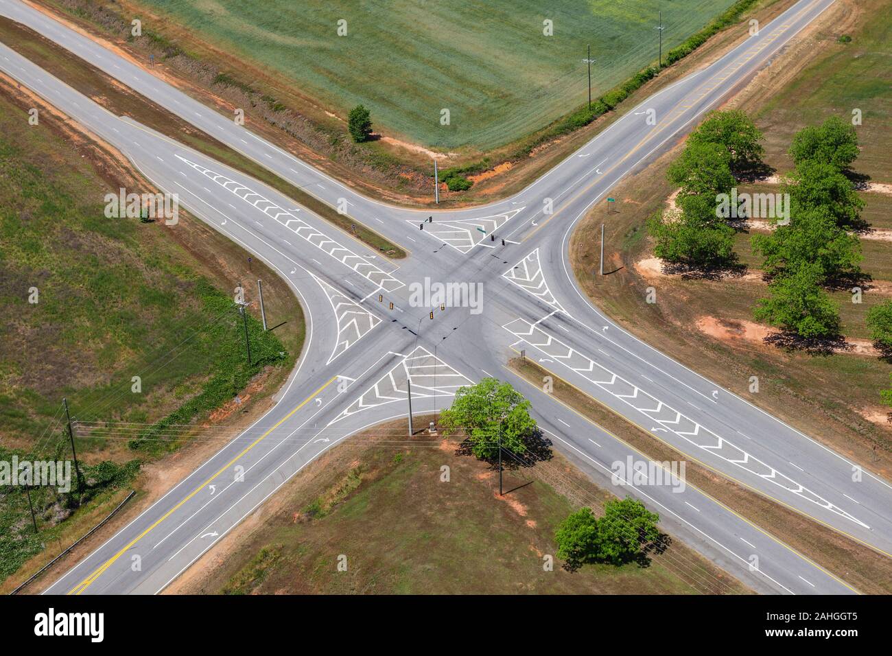 Luftaufnahme der ländlichen Highway Kreuzung im Süden der Vereinigten Staaten. Stockfoto