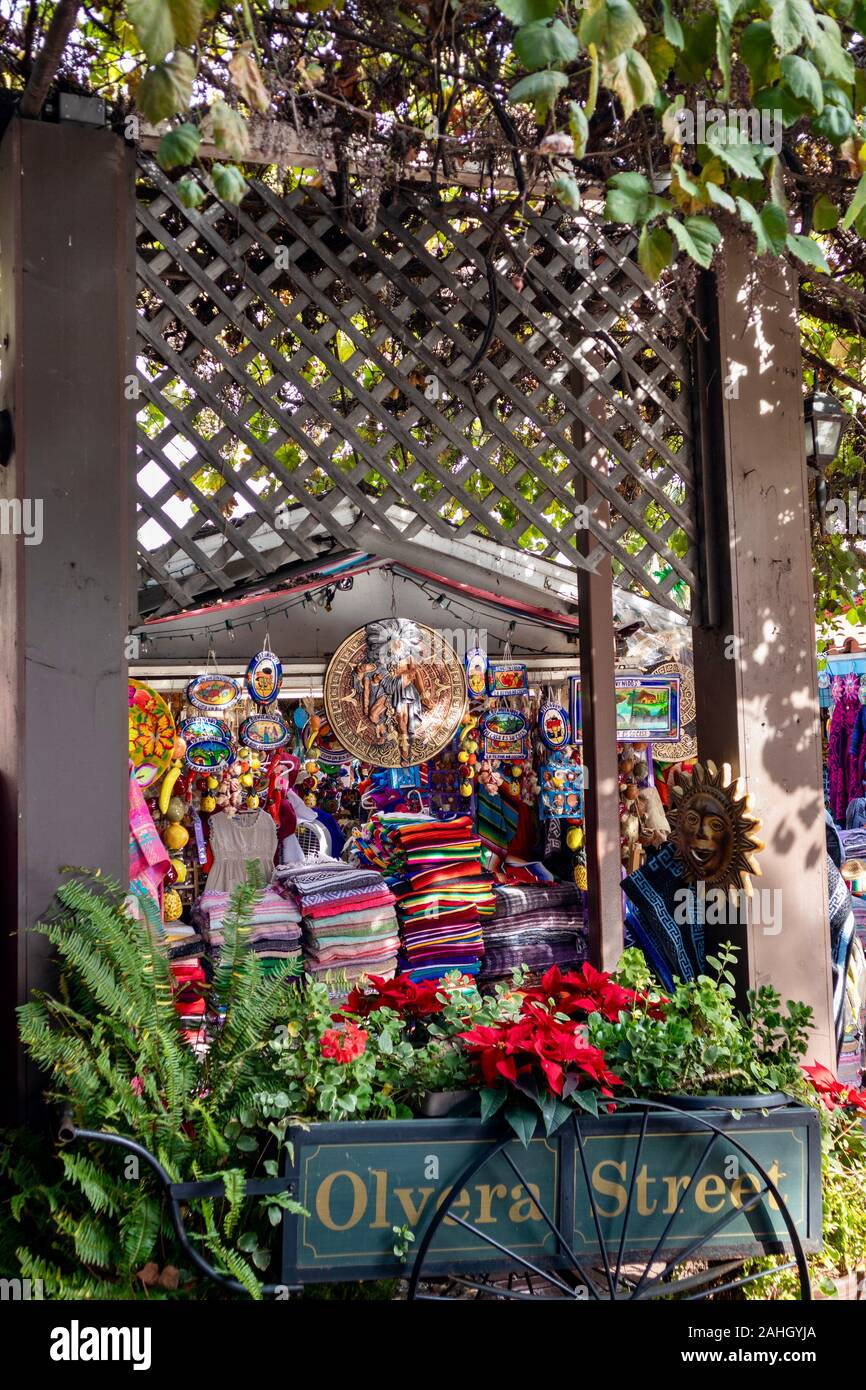 Shopping auf der Olvera Street, Los Angeles, Kalifornien, USA Stockfoto
