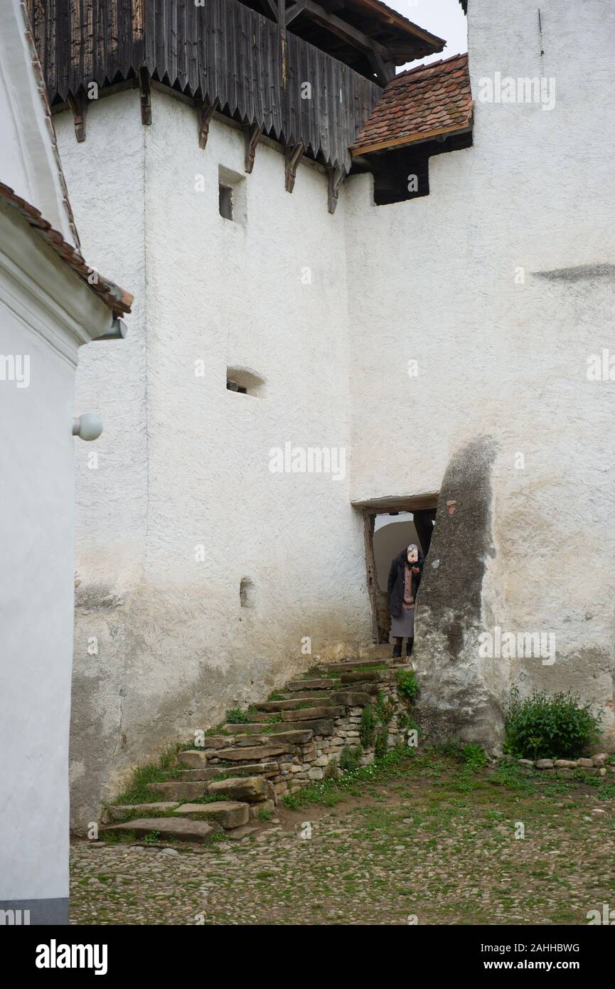 Die gut erhaltenen und malerischen abgelegenen Dorf Viscri, Rumänien, machen es zu einem beliebten Reiseziel. Stockfoto