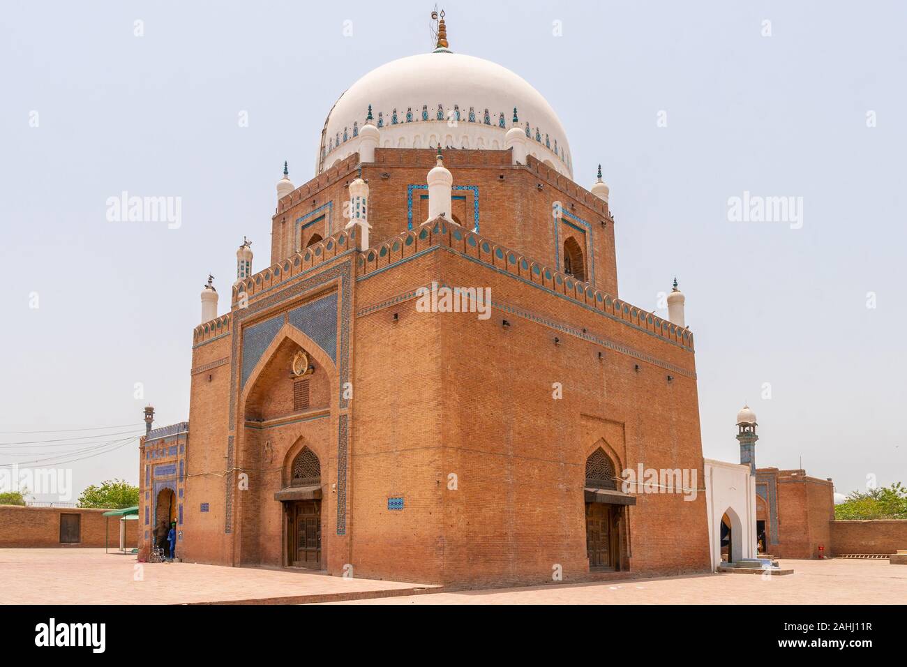 Multan Darbar Hazrat Bahauddin Pfleger Multani Grab malerischen Blick auf einem sonnigen blauen Himmel Tag Stockfoto