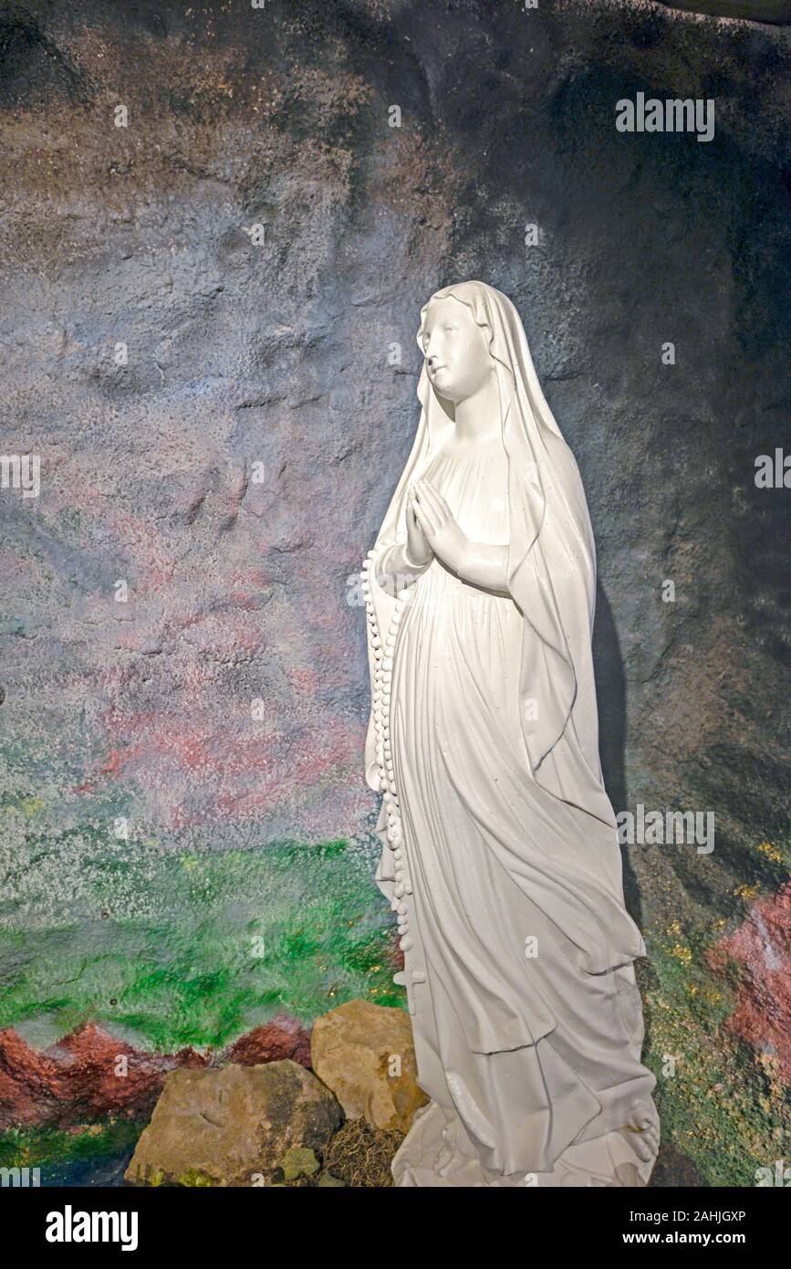 Porzellan Statue der Maria Mutter Gottes zu beten. Saint Marys in den Bergen Museum, Virginia City, Nevada Stockfoto
