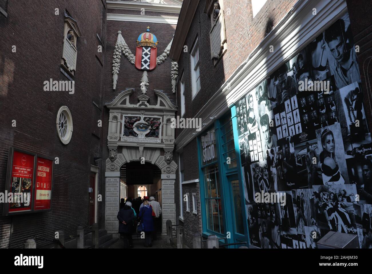 Eines der vielen Museen in Amsterdam, Holland Stockfoto