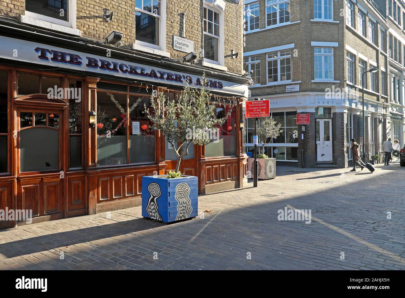 Außenansicht von Maurer Arms Pub Ecke Rivington Street und Charlotte Straße in Shoreditch Hackney East London EC2 UK Stockfoto