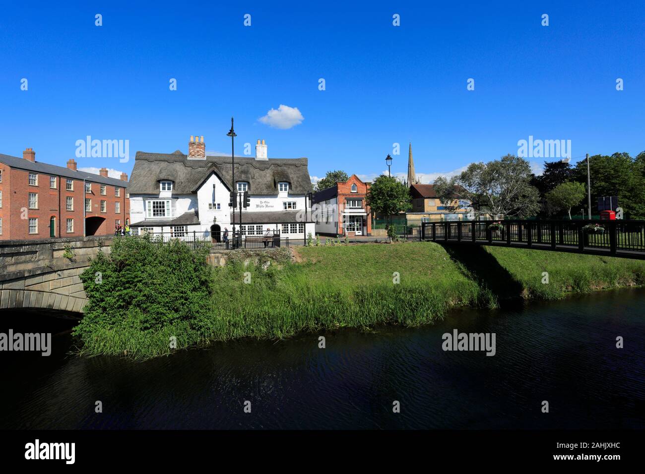 Sommer, das Olde White Horse Pub, Spalding Stadt; Lincolnshire County; England; UK Stockfoto