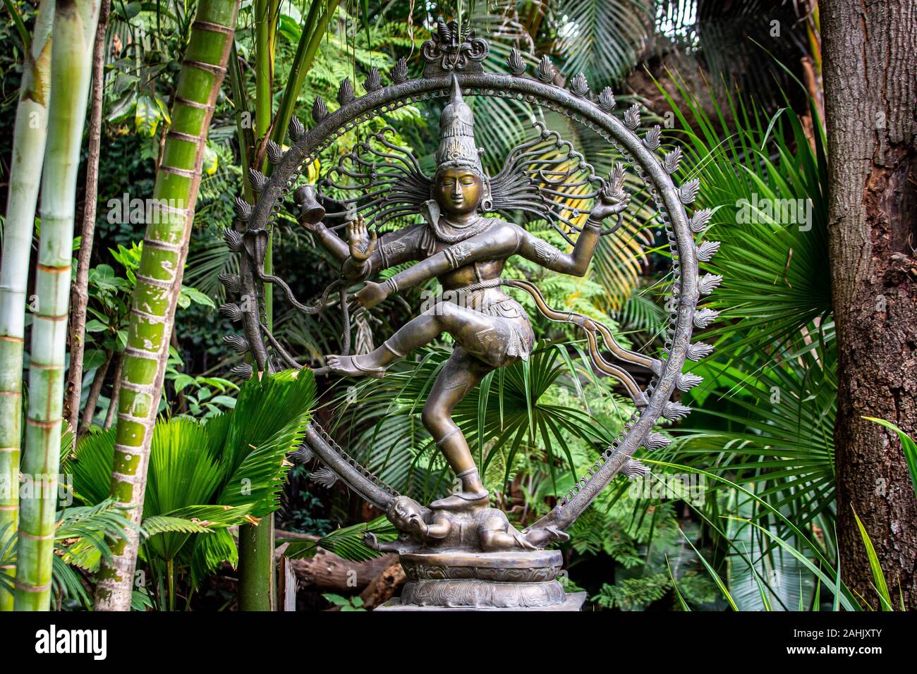 Goddess kali hindu statue Fotos und Bildmaterial in hoher Auflösung