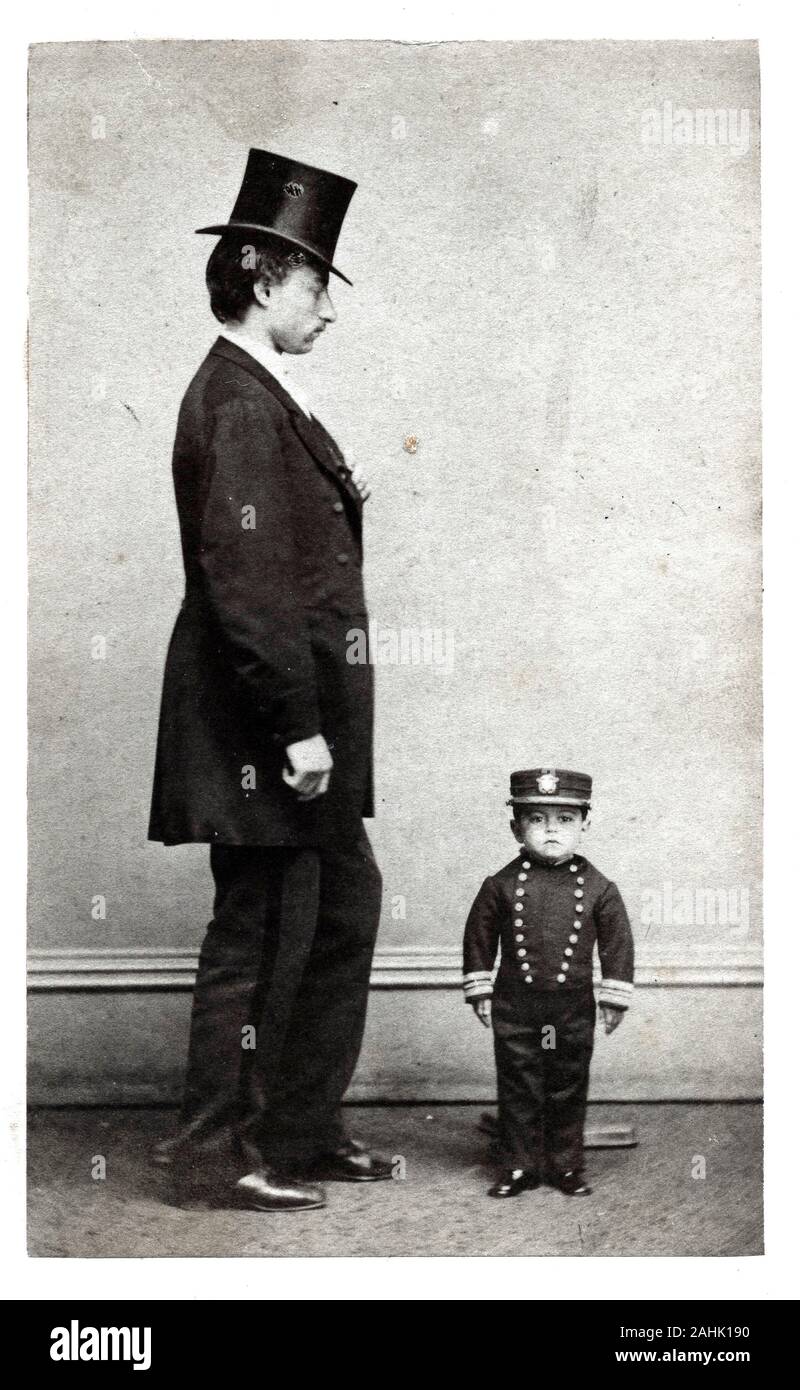 Giant & Midget Zirkusartisten von Bradley & Rulofson, ca 1870 Stockfoto