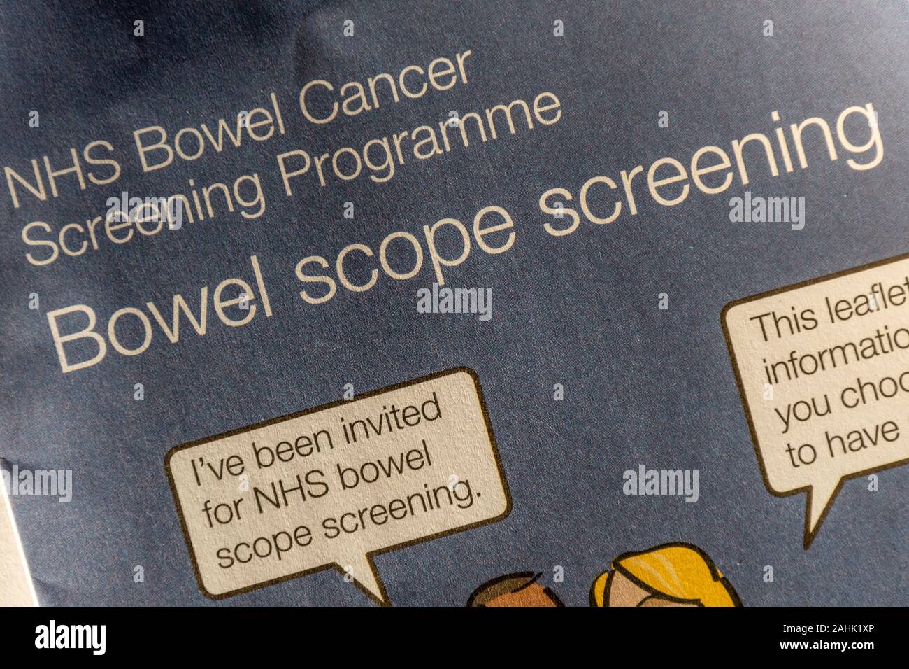 NHS Darmkrebs Screening Programm - Faltblatt mit Informationen über Darm umfang Screening Stockfoto