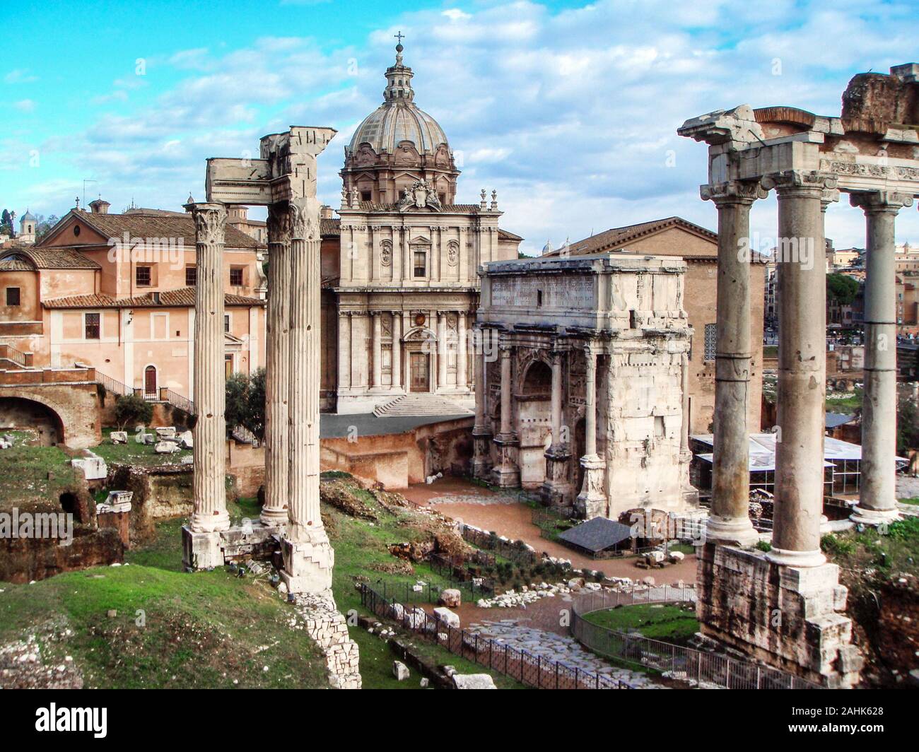 Ein Blick auf die Ausgrabungen auf dem Forum Romanum in Rom, Italien Stockfoto