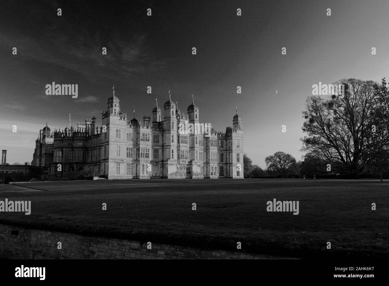 Herbst Sonnenuntergang Farben, Burghley House, elisabethanische Herrenhaus an der Grenze von Cambridgeshire und Lincolnshire, England, Großbritannien Stockfoto