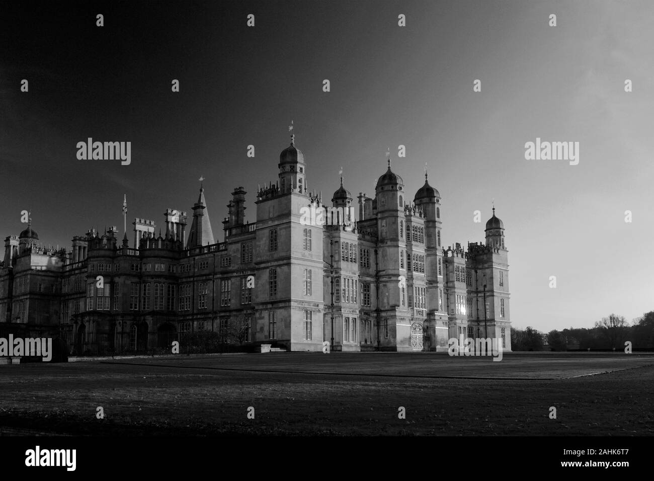 Herbst Sonnenuntergang Farben, Burghley House, elisabethanische Herrenhaus an der Grenze von Cambridgeshire und Lincolnshire, England, Großbritannien Stockfoto