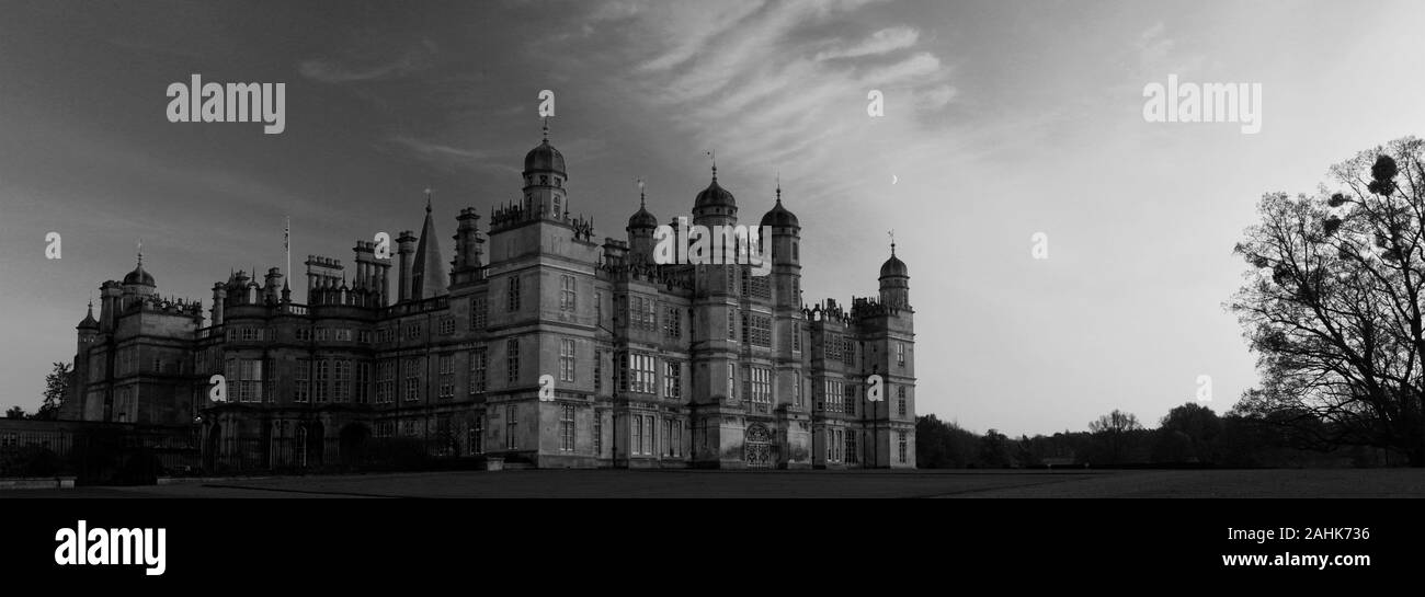 Herbst Sonnenuntergang Farben, Burghley House, elisabethanische Herrenhaus an der Grenze von Cambridgeshire und Lincolnshire, England, Großbritannien Stockfoto