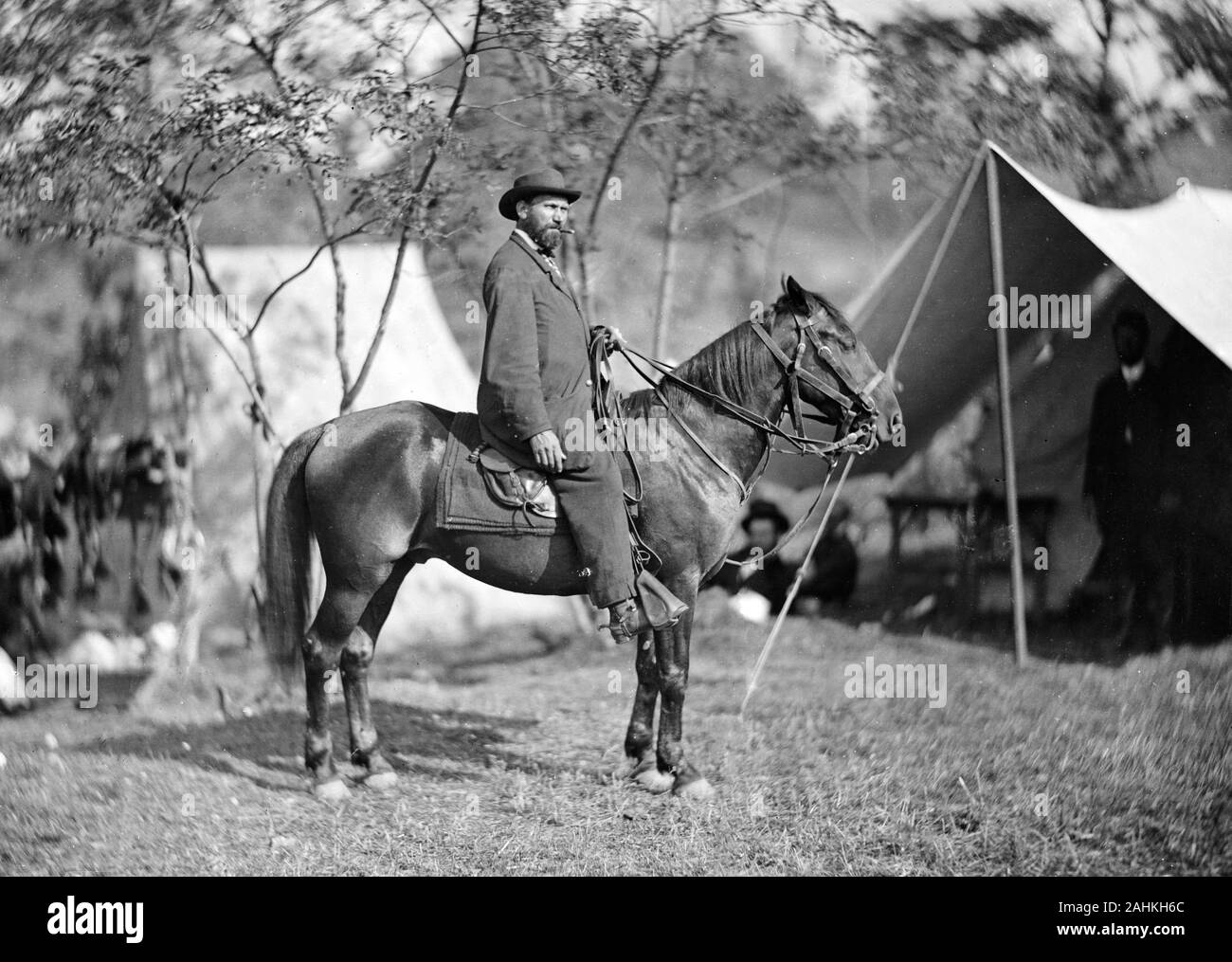 Pinkerton zu Pferd auf dem Antietam Battlefield 1862, Allan Pinkerton, Allan J. Pinkerton (1819 - 1884) Scottish - amerikanische Detektiv und Spion, der für die Erstellung der Pinkerton National Detective Agency bekannt Stockfoto