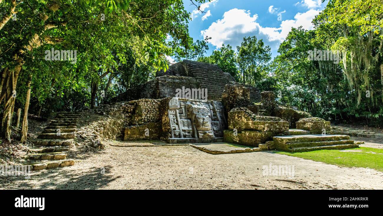 Lamanai archäologische Reserve maya Mast Tempel in Belize Dschungel Stockfoto