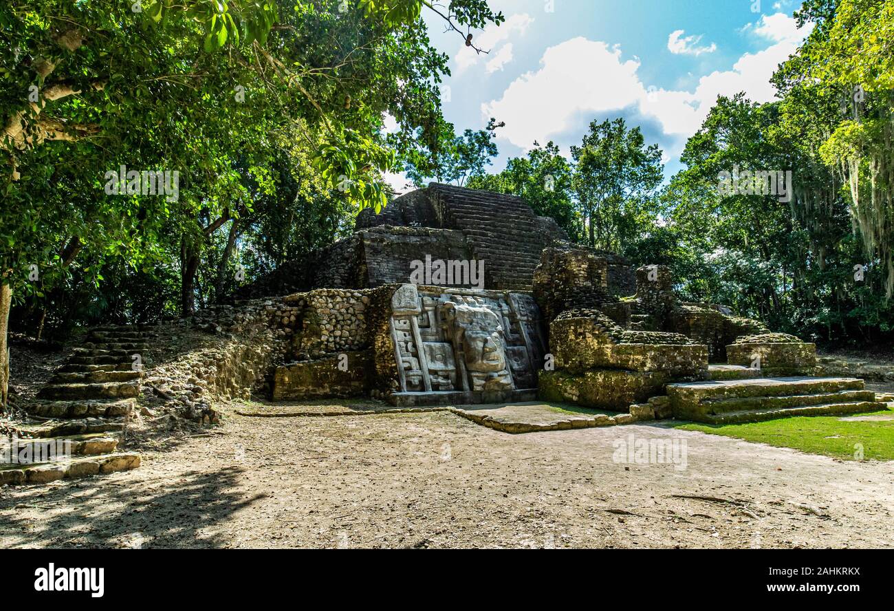 Lamanai archäologische Reserve maya Mast Tempel in Belize Dschungel Stockfoto