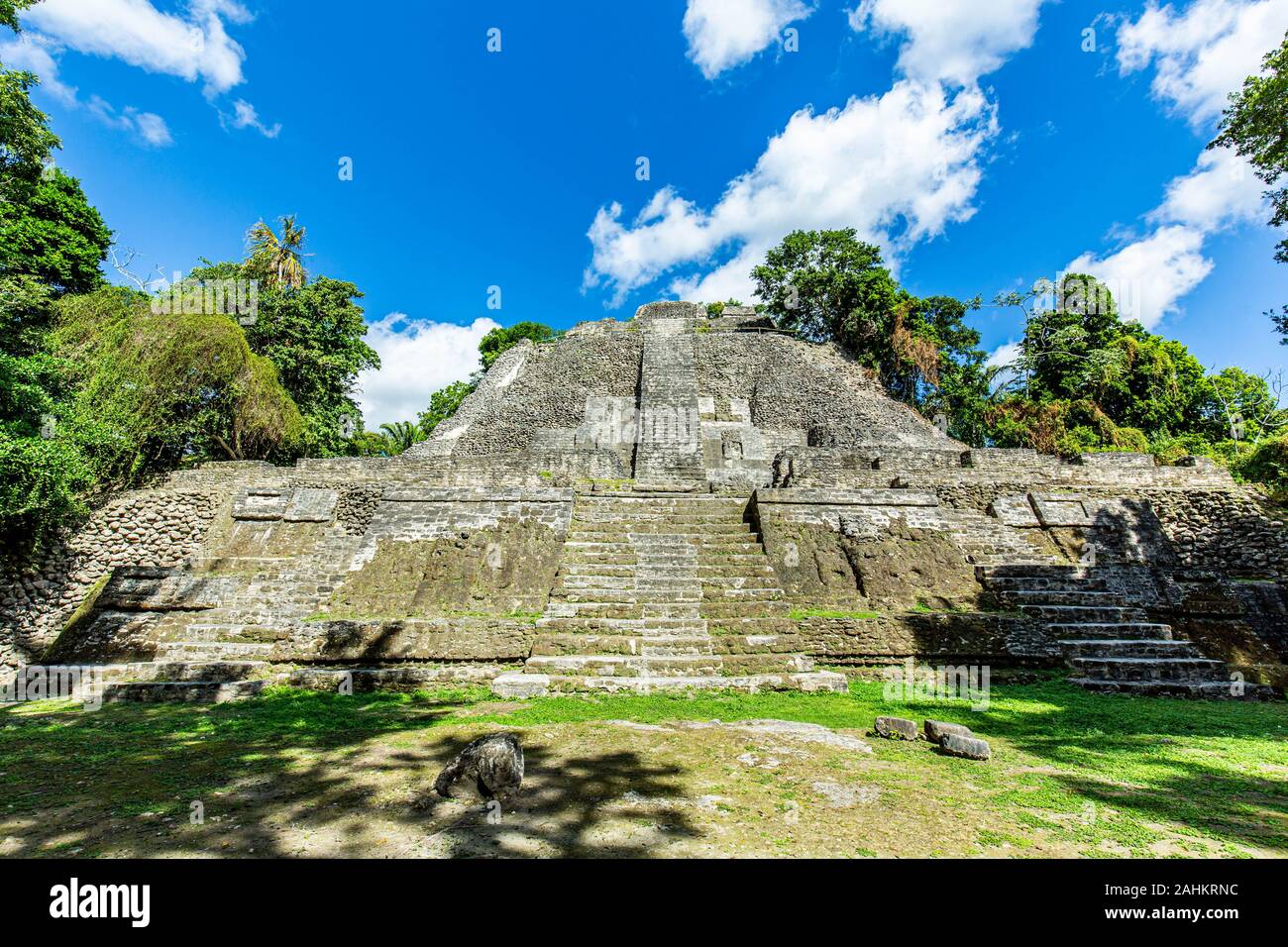 Lamanai archäologische reserve Maya Ruinen hohe Tempel Belize Dschungel Stockfoto
