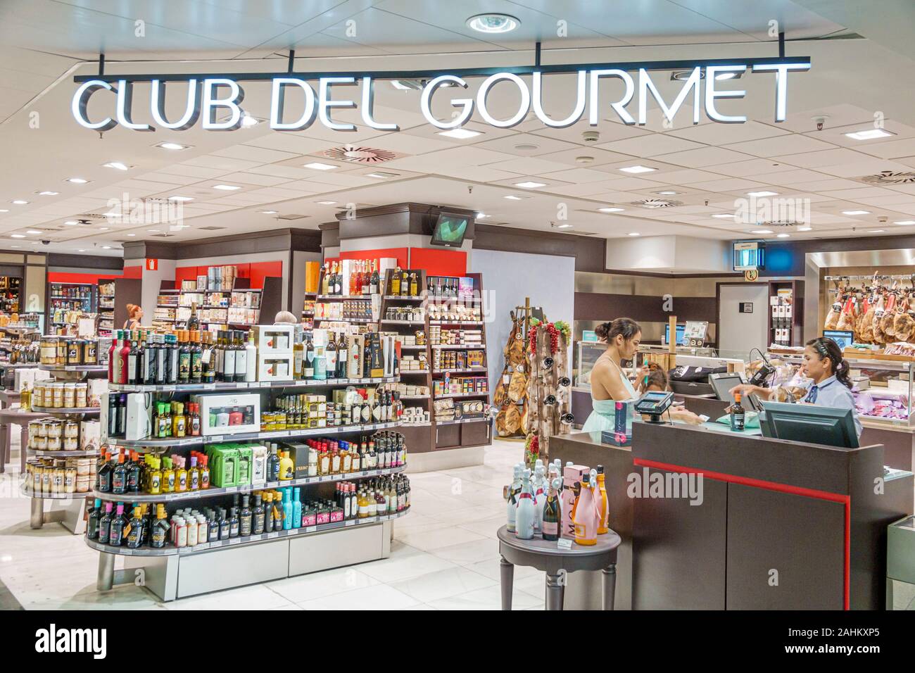 Tarragona Spanien Hispanic Catalonia El Corte Ingles, Kaufhaus, Inneneinrichtung, Gourmet-Gerichte, Club del Gourmet, Frau, Kassierer, Kunde, Einkaufen, DIS Stockfoto