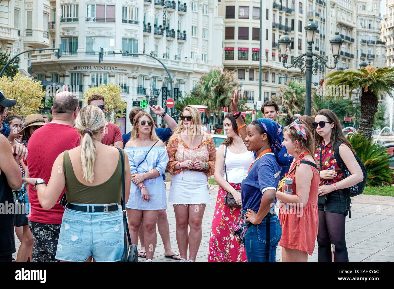 Valencia Spanien, lateinamerikanisches Latino, Ciutat Vella, Altstadt, historisches Viertel, Plaza Placa de l'Ajuntament, Stadtzentrum, Rathausplatz, Park, geführter Spaziergang Stockfoto