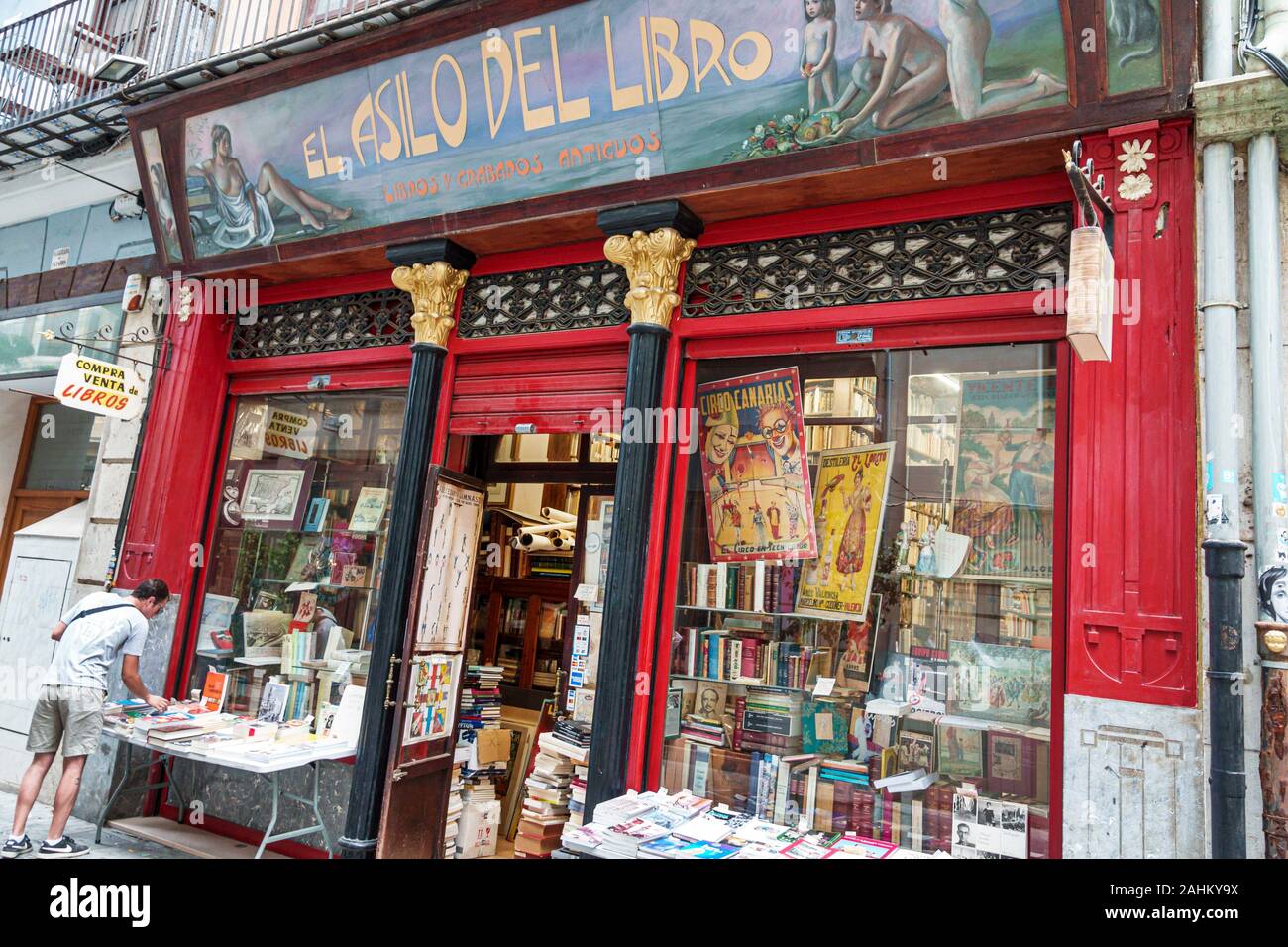 Valencia Spanien Hispanic, Ciutat Vella, Altstadt, historisches Viertel, Carrer de Sant Ferran, El Asilo del Libro, das Bücherhaus, Bücher im Buchladen, Außenansicht Stockfoto