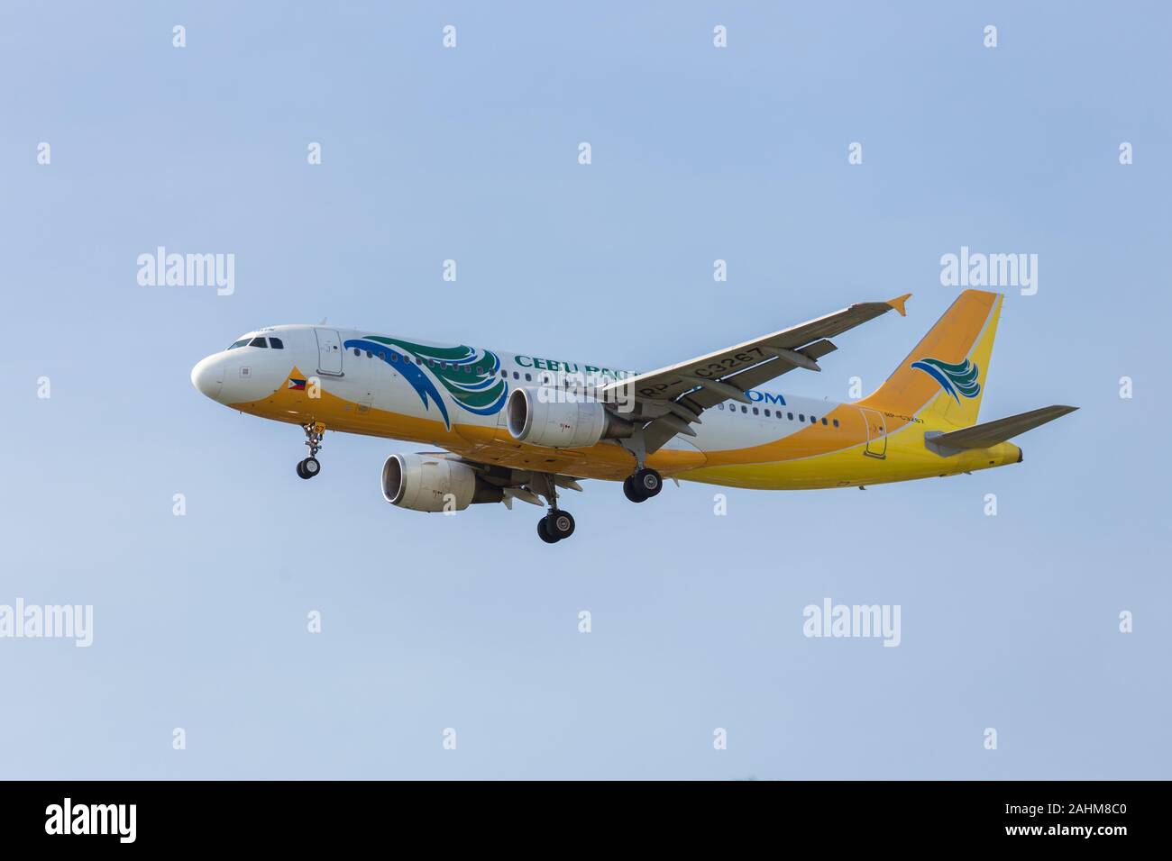 Pasay, Philippinen - 10. August 2017: Cebu Pacific airbus a320 im Finale für die Landung auf dem internationalen Flughafen Ninoy Aquino Stockfoto