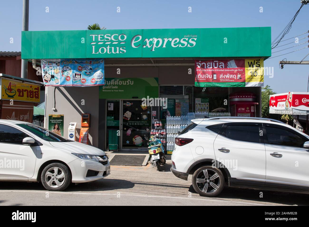 Chiangmai, Thailand - 31 November 2019: Speichern von Tesco Lotus Express SB-Warenhaus Phudoi. Ort oder Chiangmai Stadt Stadtrand. Stockfoto