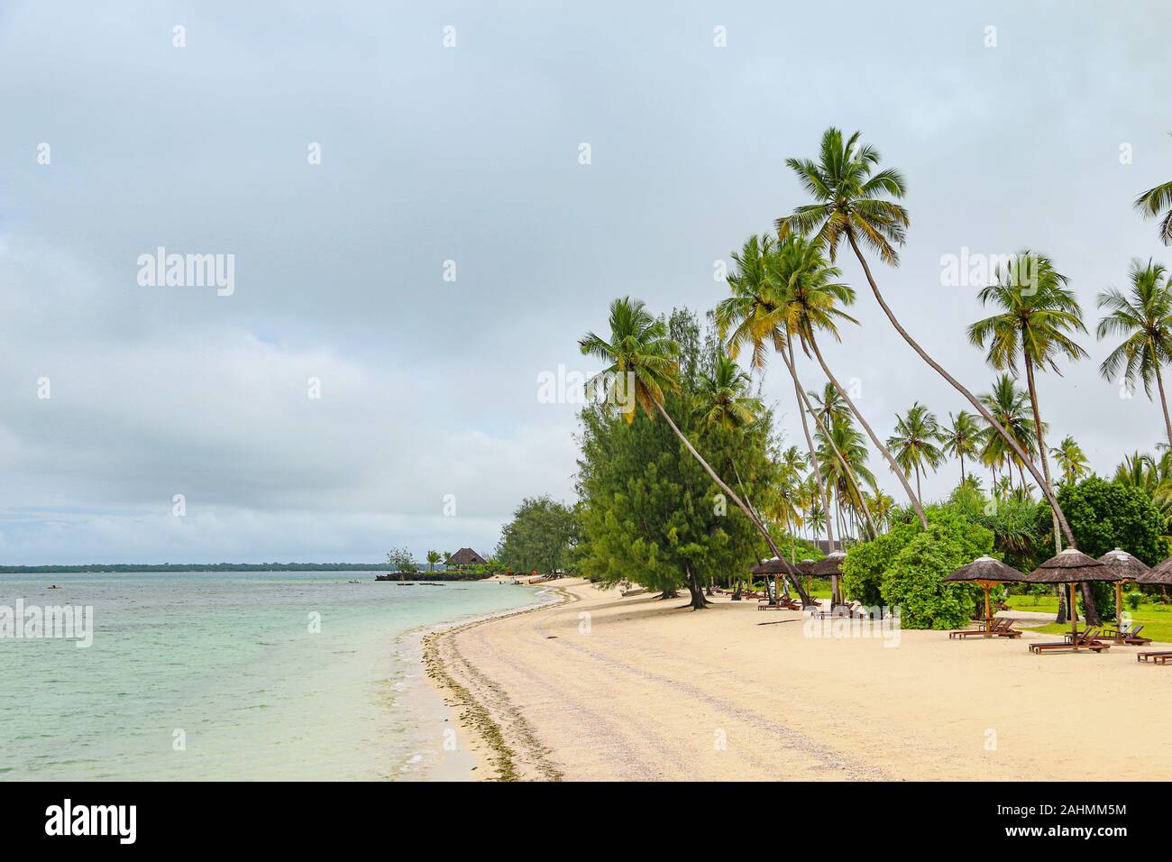 Die herrlichen, unberührten Strand in der Residenz, Sansibar, Tansania - cenizaro Shoreline, natürliches Paradies Stockfoto