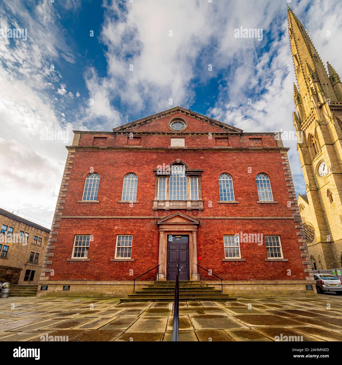 Die Außenseite des Quadratische Kapelle Arts Center, Halifax, Großbritannien. Stockfoto