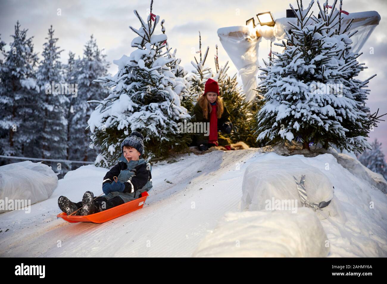 Finnische Rovaniemi eine Stadt in Finnland und der Region Lappland Santa Park William auf einem Schlitten aus Kunststoff Stockfoto