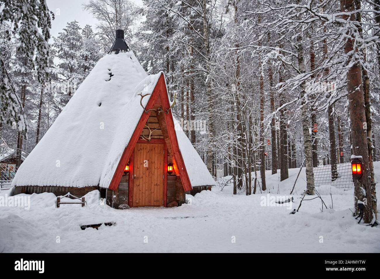 Finnische Rovaniemi eine Stadt in Finnland und der Region Lappland, Santa Claus Village Frau Claus Christmas Cottage kleinen Nebengebäude Stockfoto