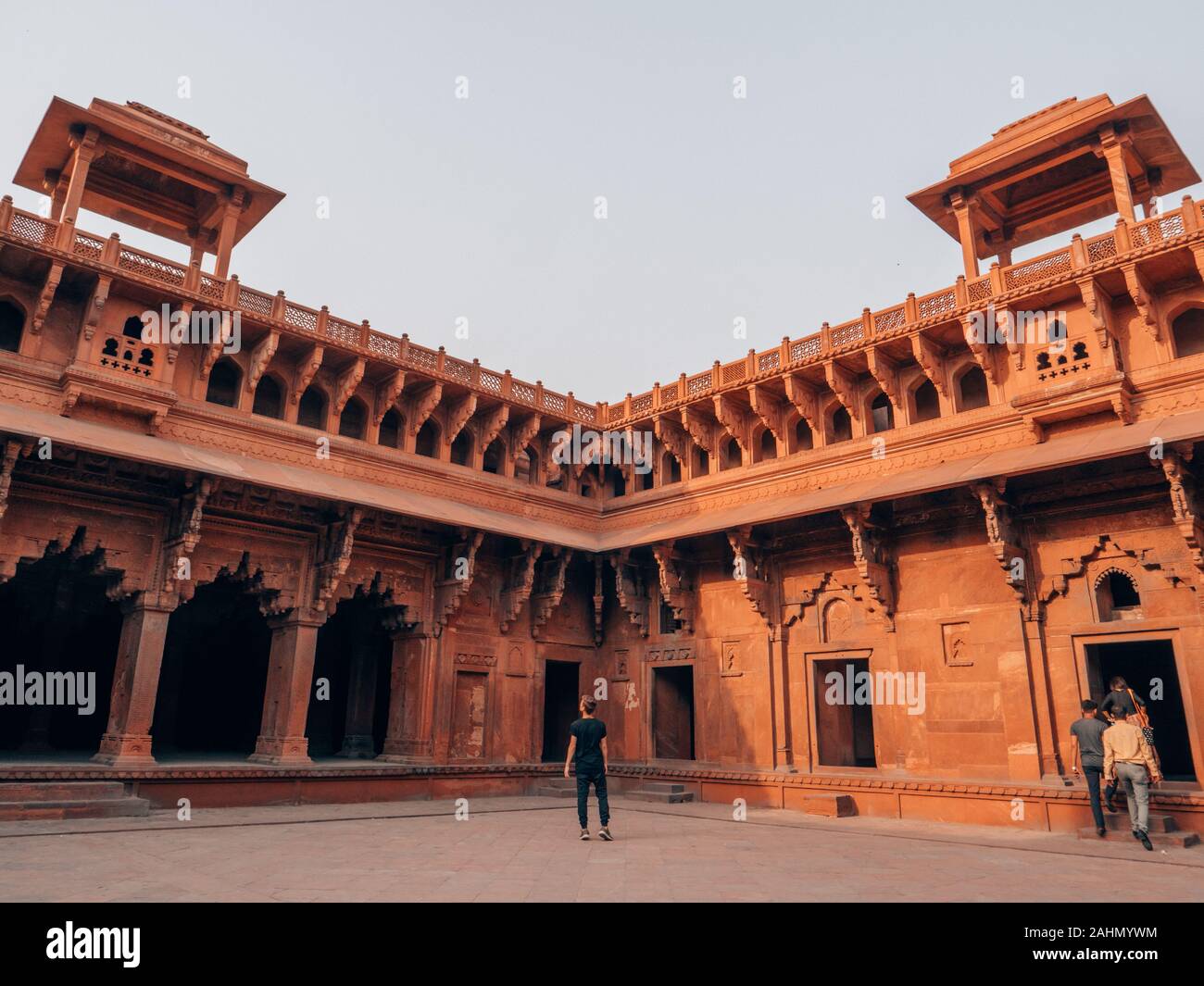 Agra Fort in Agra, Indien an einem sonnigen Abend Stockfoto