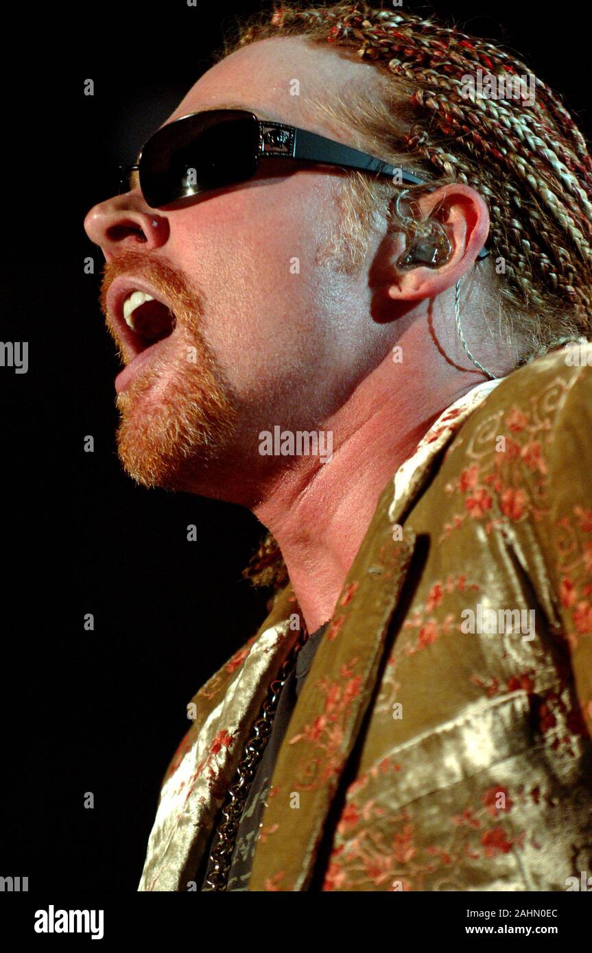 Italien Mailand, Götter, 4. und 3. Juni 2006" aus Metall 2006" bei der idroscalo von Mailand: Guns N' Roses singer Axl Rose während des Konzerts Stockfoto