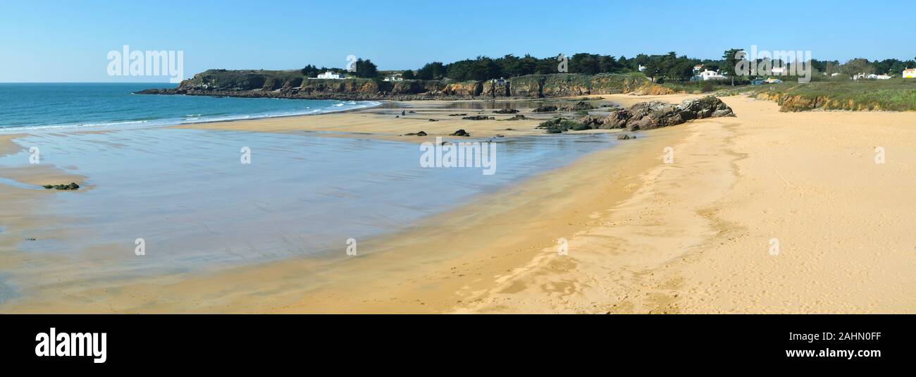 Panorama der Sandstrand der Insel Yeu gesehen in Richtung Pointe-des-Fontaines in der Nähe von La Croix agglomeration Frankreich, Vendee, de la Loire bezahlen Stockfoto