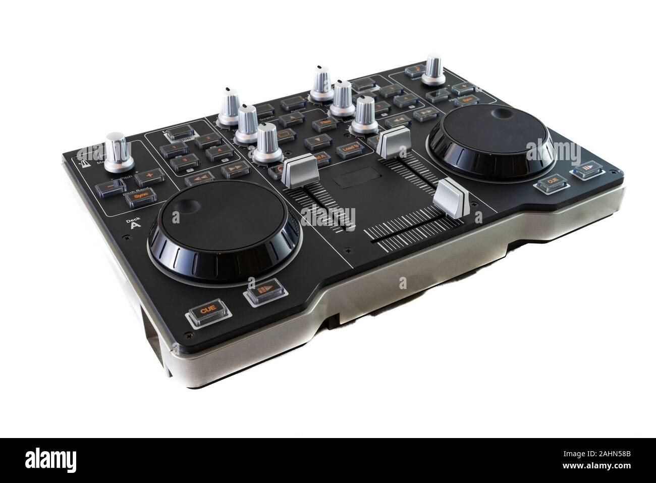 Portable-DJ-Mixer Schuß auf einem weißen Hintergrund. Stockfoto