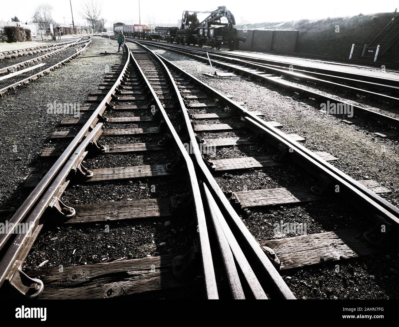 Schwarze und Weiße abstrakte Landschaft von Bahnstrecken, Didcot Railway Centre, Didcote, Oxfordshire, England, UK, GB. Stockfoto
