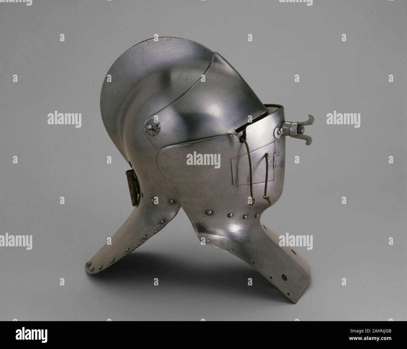 Turnier Sallet (Rennhut) mit Frühstücksbüfett. 1560 - 1610. Sachsen. Stahl, Eisen, Messing und Leder Stockfoto