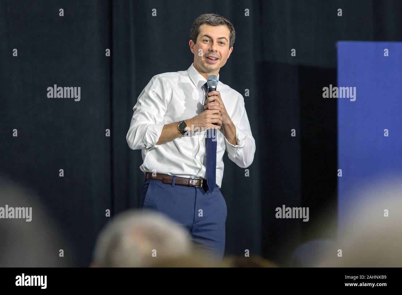 Bürgermeister Peter Buttigieg Holding einen Präsidentschaftswahlkampf Rally zu einem YMCA in Fort Madison, Iowa, USA. Stockfoto