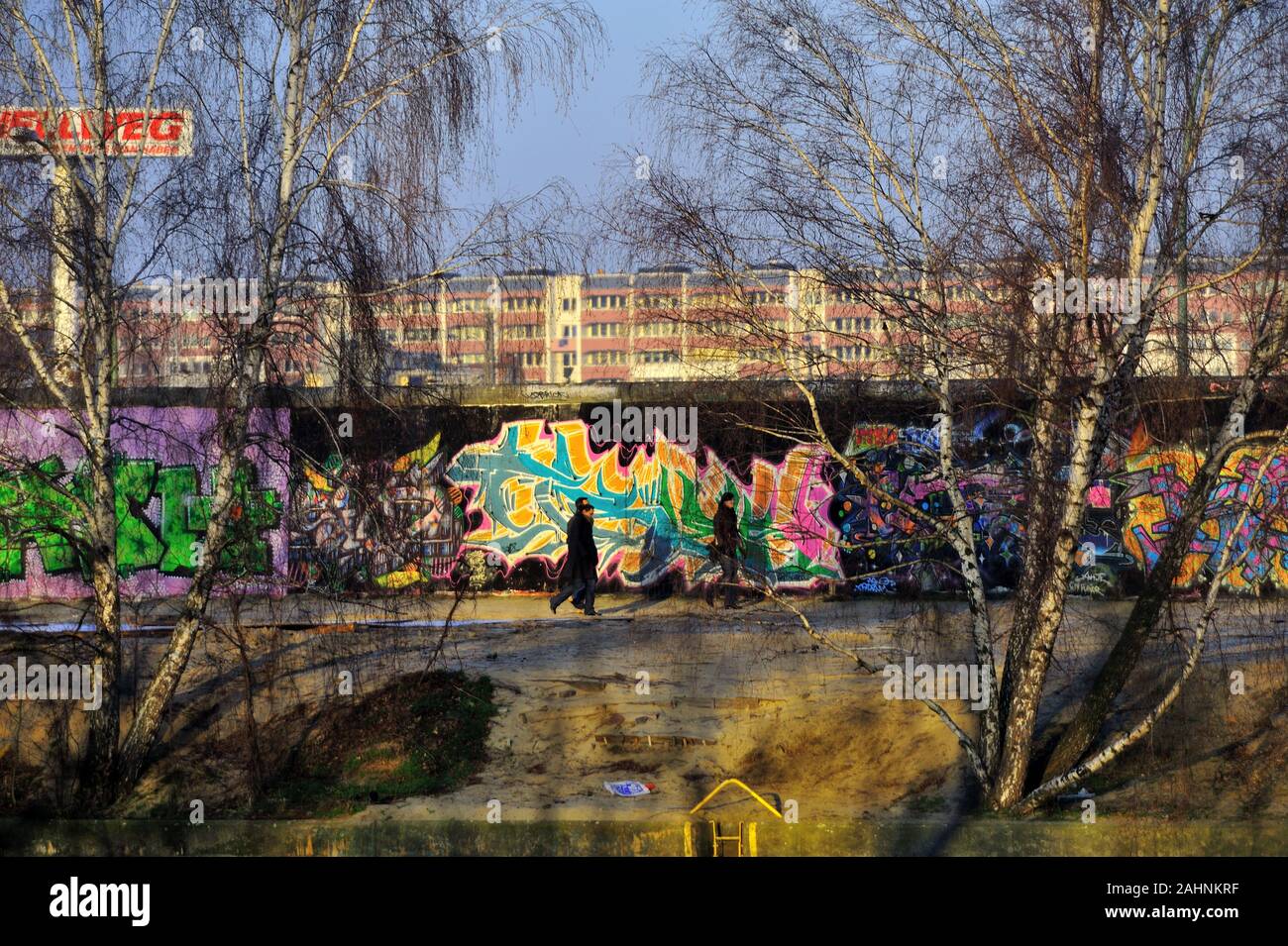 Berlin, Berliner Sehenswürdigkeiten, Wand, hellen, kalten Krieges, bunte, farbenfrohe Malerei, Farben, Farben, Ost-Berlin, ehemalige Division, deutsche Geschichte, Deutschland, Graffiti, historisch, Historische Stätte, Manifestation, Speicher, die wichtigsten Sehenswürdigkeiten von Berlin, Deutschland, DDR, Berliner Mauer, Berliner Mauer, Berlin, die wiedergefundene Stück der Berliner Mauer von 1961, Berliner Mauer, Teil der ehemaligen Berliner Mauer an der East Side Gallery, East Side Gallery Stockfoto