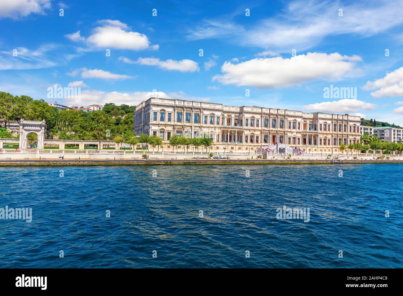 Ehemalige C ragan Palace im Stadtteil Besiktas Istanbul, Türkei Stockfoto