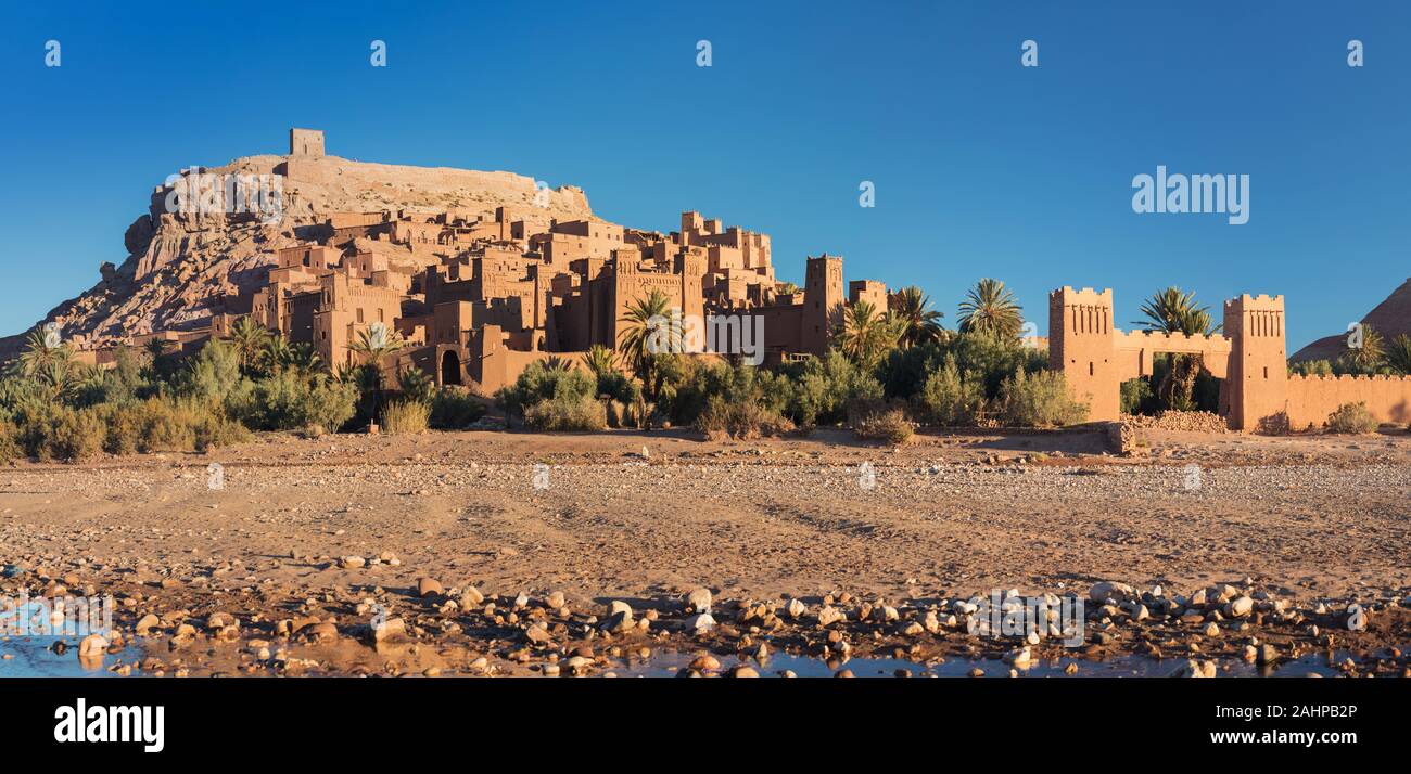 Ait Benhaddou ist das am besten erhaltene der traditionellen Ksars und UNESCO-Weltkulturerbe seit 1987 die befestigte Stadt Ait Ben Haddou in der Nähe von Ouarzazate Stockfoto