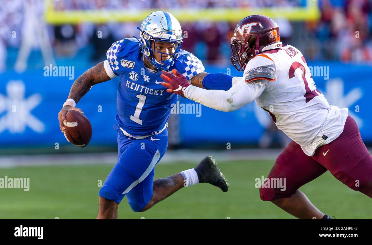 Dezember 31, 2019: Kentucky Wildkatzen wide receiver Lynn Bowden Jr. (1) läuft mit dem Ball im vierten Quartal 2019 Belk Schüssel an der Bank von Amerika Stadium in Charlotte, NC. (Scott Kinser/Cal Sport Media) Stockfoto