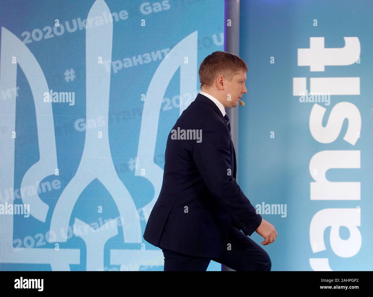 CEO von Naftogaz Ukraine, Andriy Kobolyev ankommen für eine Pressekonferenz. Eine neue transit Vertrag für 2020-2024 wurde zwischen Naftogas und Gasprom abgeschlossen. Vertreter von Naftogas, Gasfernleitungsnetzbetreiber der Ukraine (GTSOU) und Gazprom haben eine Reihe von Abkommen das russische Gas Transit durch die Ukraine weiter bis 2024 inklusive, wie die naftogaz Website informiert unterzeichnet. Stockfoto