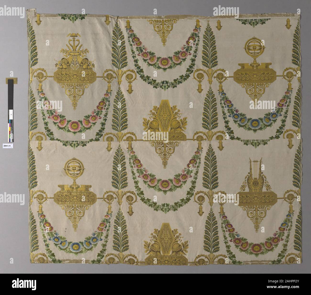 Lacostat et Trollier (Weaver). Panel früher Teil der Wandverkleidung im Deuxième Salon des Grands Appartements des Palais de Meudon (Château Neuf) (Empire Stil). 1808. Lyon. Seide, in Leinwandbindung mit zusätzlichen brocading Wefts in Schuß gebunden - float konfrontiert 1 3 'Z' Twill interlacings; sechs Platten Stockfoto