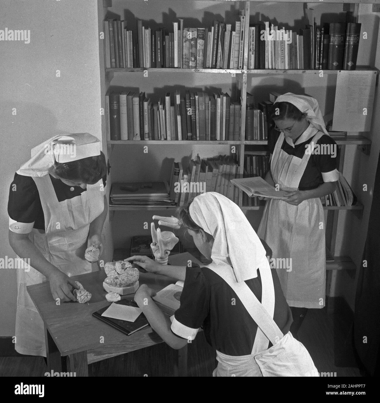 1940er Jahre Krankenpflegeschule (möglicherweise in den Niederlanden) Datum 14. Oktober 1947 Stockfoto