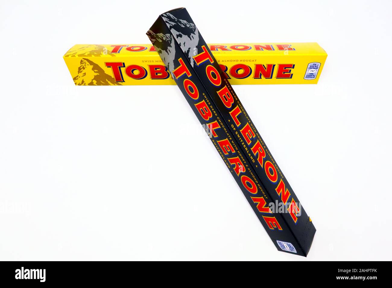 TOBLERONE Schweizer Schokolade mit Honig und Mandel Nougat. TOBLERONE ist eine Schweizer Schokolade produziert von Mondelez Stockfoto