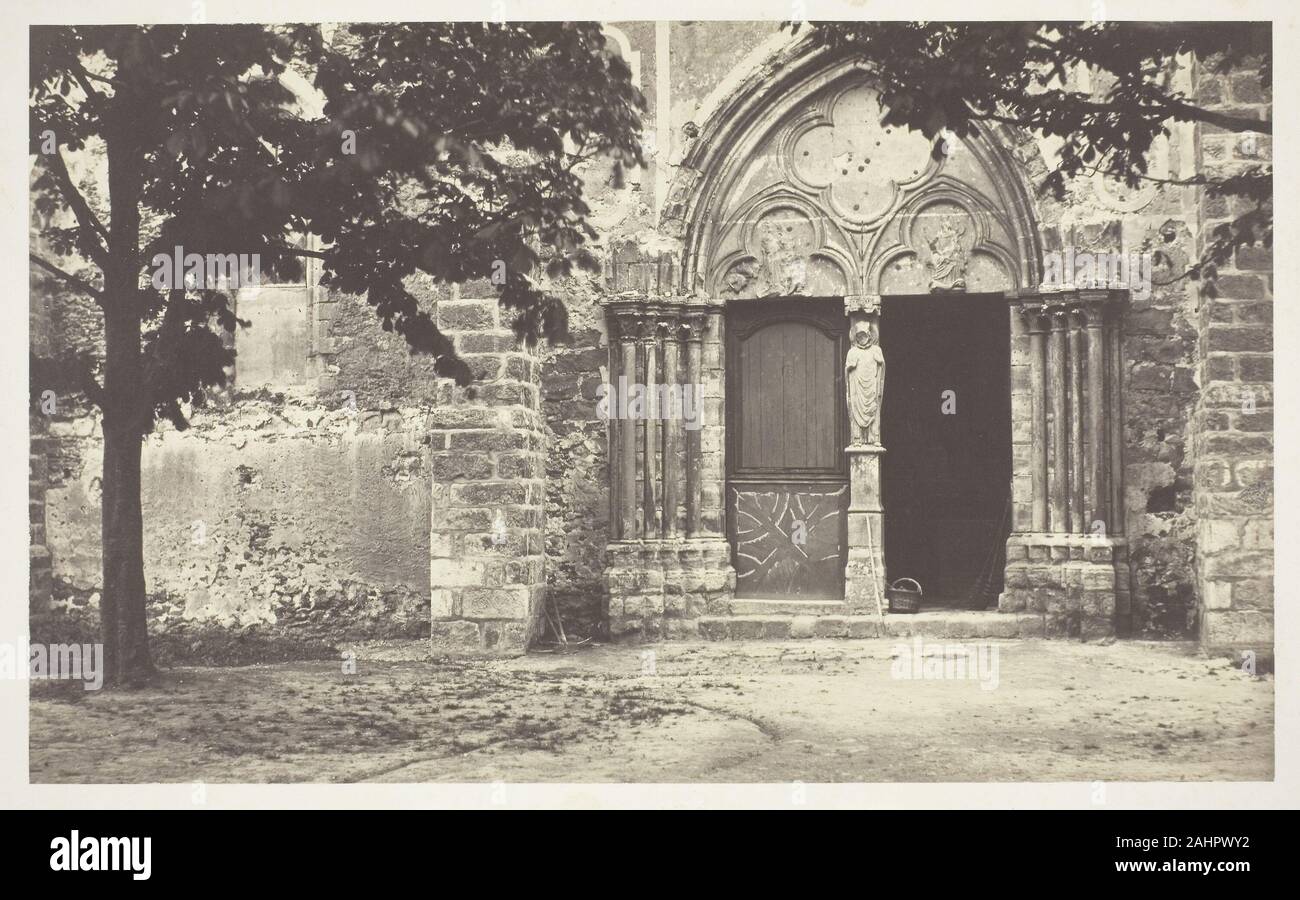 Charles Marville (Fotograf). Kirche von Villeneuve le Comte, Seine-et-Marne (Eglise de Villeneuve le Comte, Seine-et-Marne). 1862. Frankreich. Eiweiß drucken Charles Marville arbeitete als Maler und Illustrator bis er nahm Fotografie im Jahr 1850 kommerziell veröffentlichter Beitrag Bilder in Fotoalben, Reproduktion von Kunstwerken im Louvre, und Dokumentation der Dekorationen für Imperial Veranstaltungen. Von 1862 seine sorgfältig komponierte Bilder hatte ihm die Bezeichnung "Fotograf der Stadt Paris erwarb", sowie eine Kommission zu dokumentieren Baron Haussmann die Modernisierung der Stadt. Marville auch Stockfoto