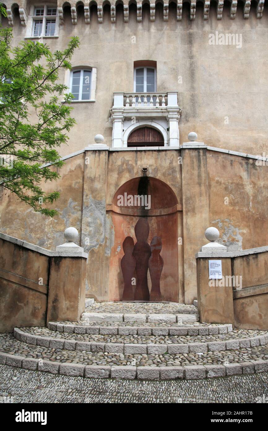 Grimaldi Schloss und Museum, Haut de Cagnes, mittelalterliches Dorf, Cagnes-sur-Mer, Cote d'Azur, Provence, Frankreich, Europa Stockfoto